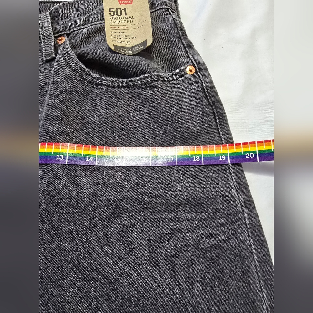 LEVI'S 501 Women's High rise Cropped. Gray Denim Jeans 30x26 - Picture 8 of 11